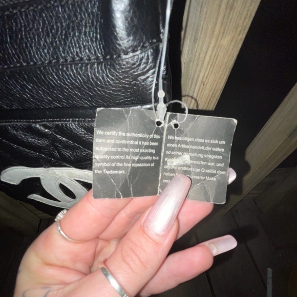 VINTAGE CHANEL CROSSBODY BAG - Picture 3 of 9